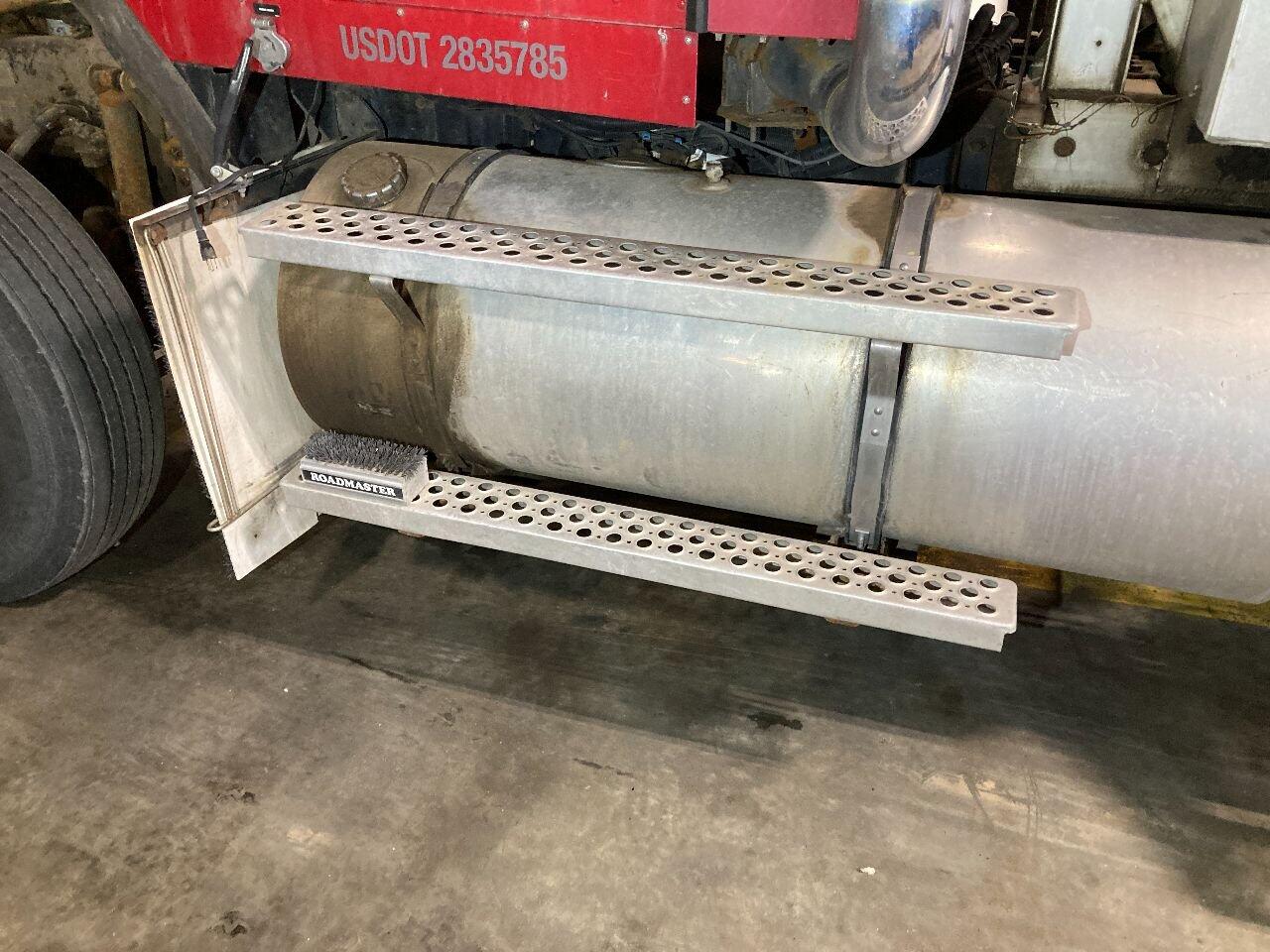 Kenworth T800 Fuel Tank Strap in Sioux Falls, SD 25195113