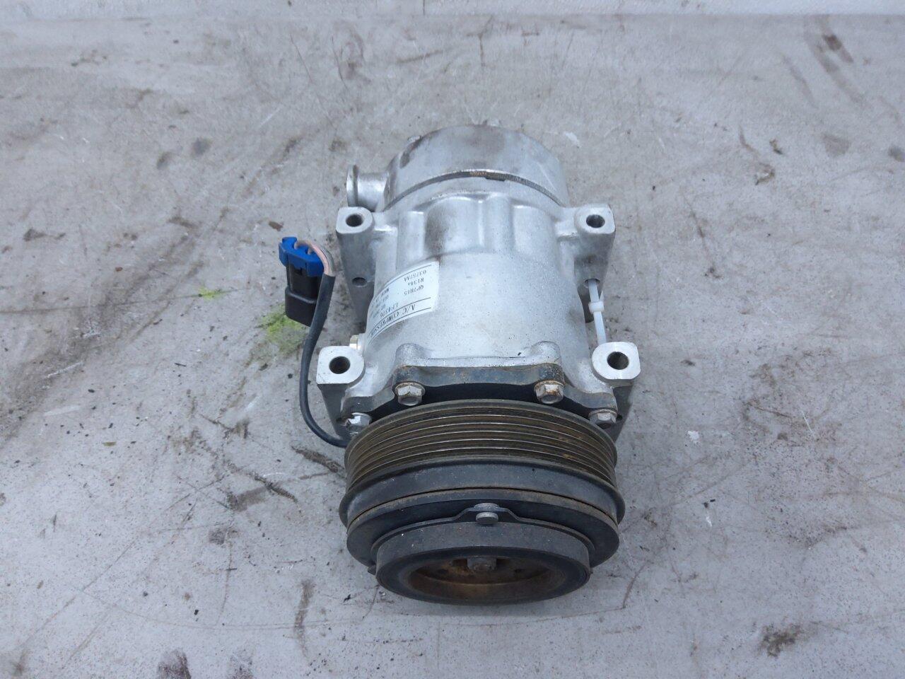 Kenworth W900B Air Conditioner Compressor in Kansas City, MO 25135721