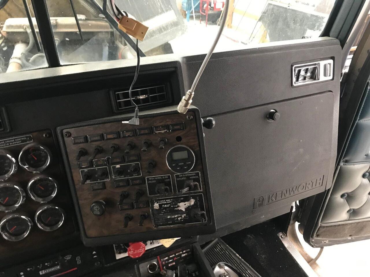 Kenworth W900L Dash Assembly in Council Bluffs, IA 24777398