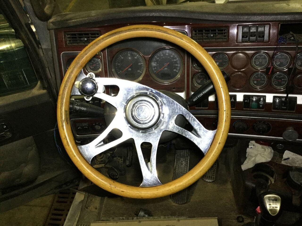 Kenworth W900L Steering Column in Sioux Falls, SD 24785440