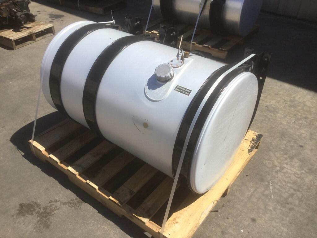 MACK CXU613 FUEL TANK OEM 21160407 in Easton, MD K12F0128R