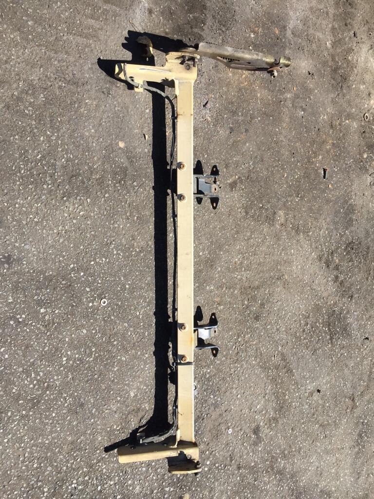 MACK CXU613 Hood Hinge in Abbotsford, BRITISH COLUMBIA 25586