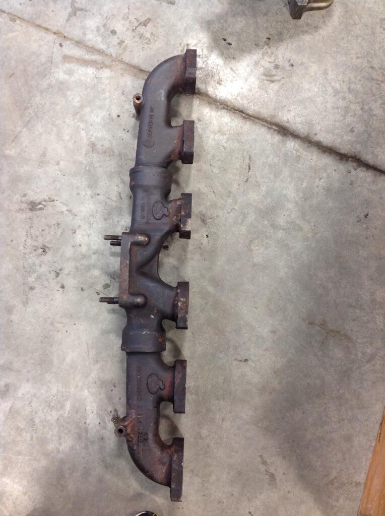 MACK E7 Exhaust Manifold OEM# 1046C5164M in Abbotsford, BRITISH