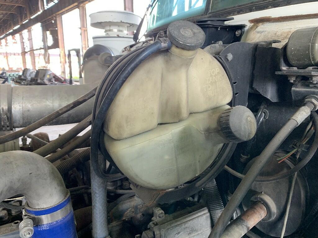 MACK RD688S Windshield Washer Reservoir in KANSAS CITY, MISSOURI #2158