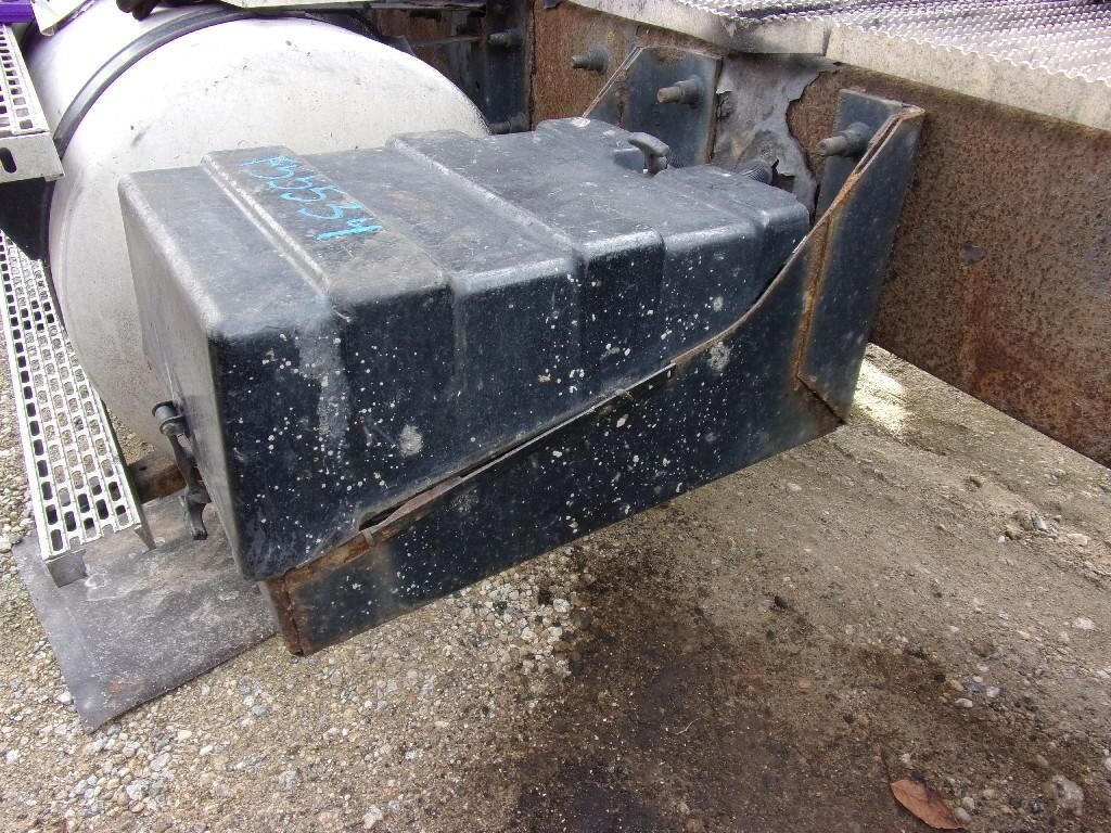 Mack CX612 Vision Battery Box in NORTH EAST, MD 8595