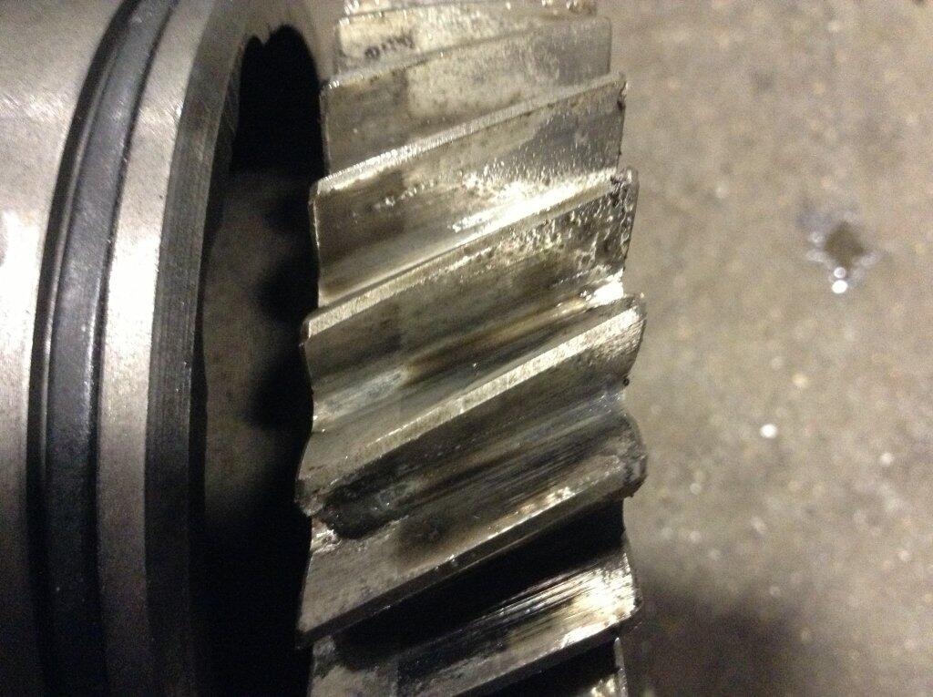 Mercedes MBE4000 Air Compressor OEM A4571302415 in Spencer, IA C20577