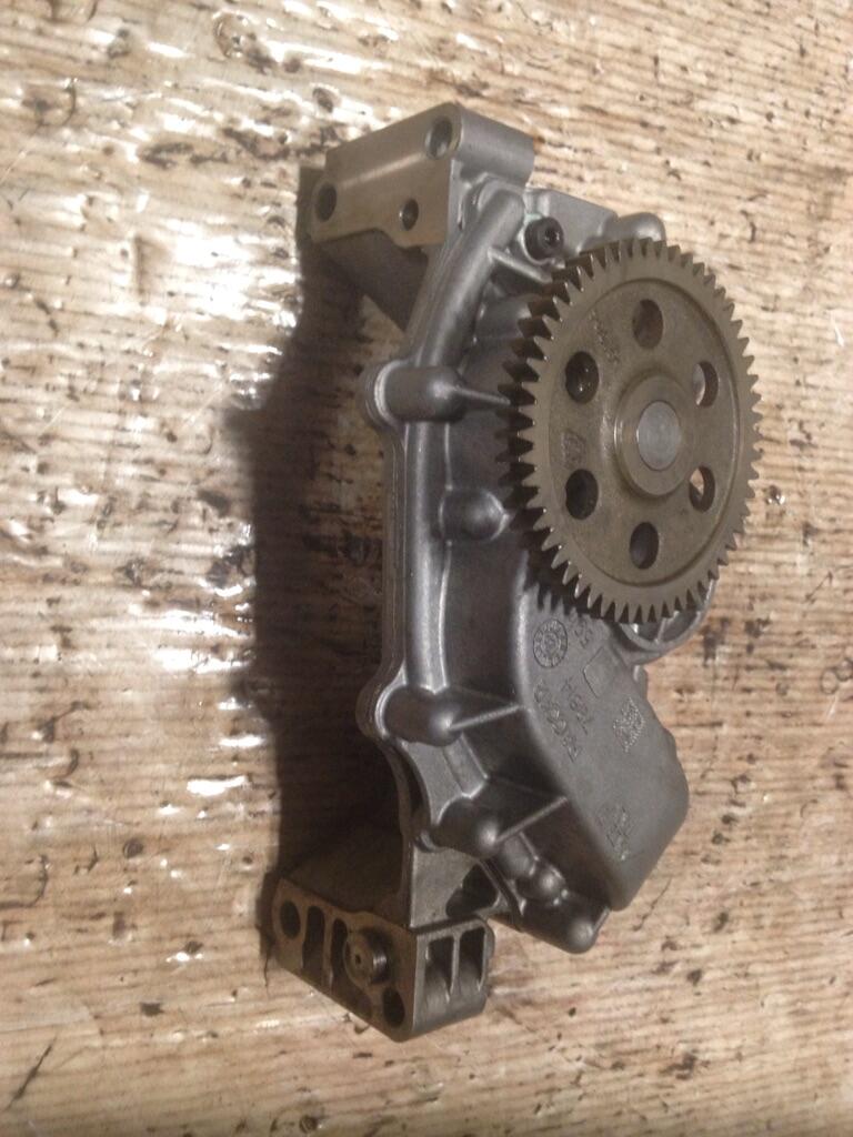 PACCAR MX 13 Oil Pump in Abbotsford, BRITISH COLUMBIA 21733