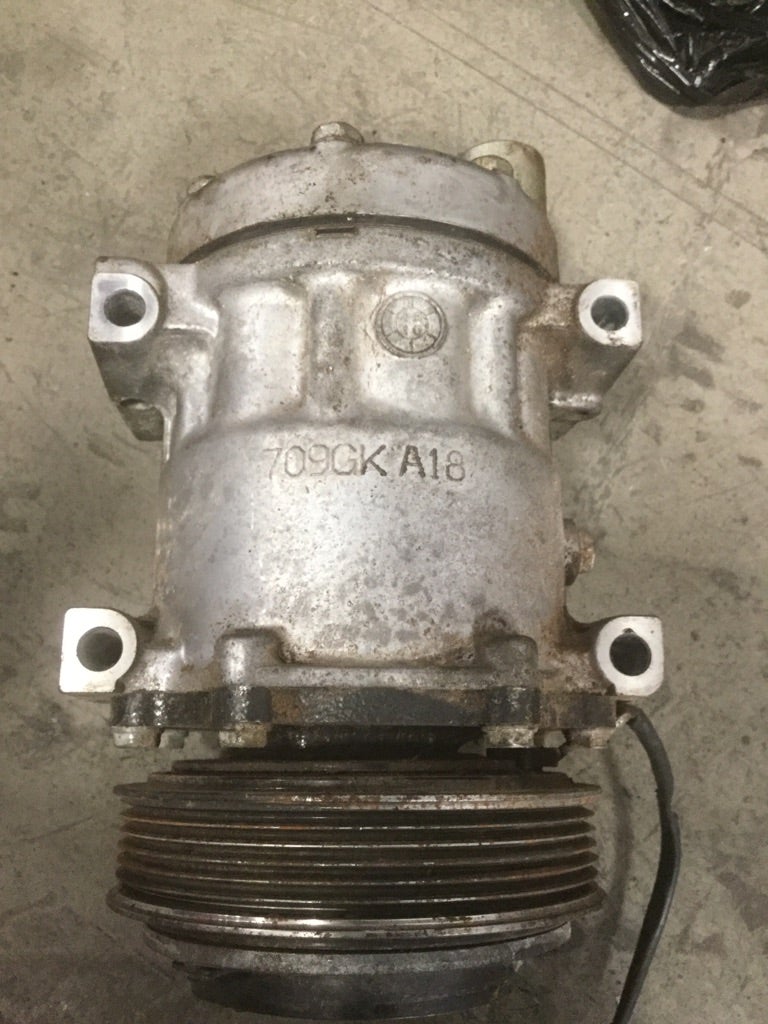 PACCAR Air Conditioner Compressor OEM# 709GK A18 in Abbotsford, BRITISH ...