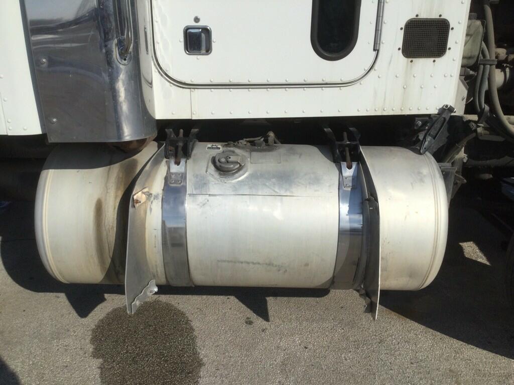 PETERBILT 378 FUEL TANK in Toledo, OH #2057310