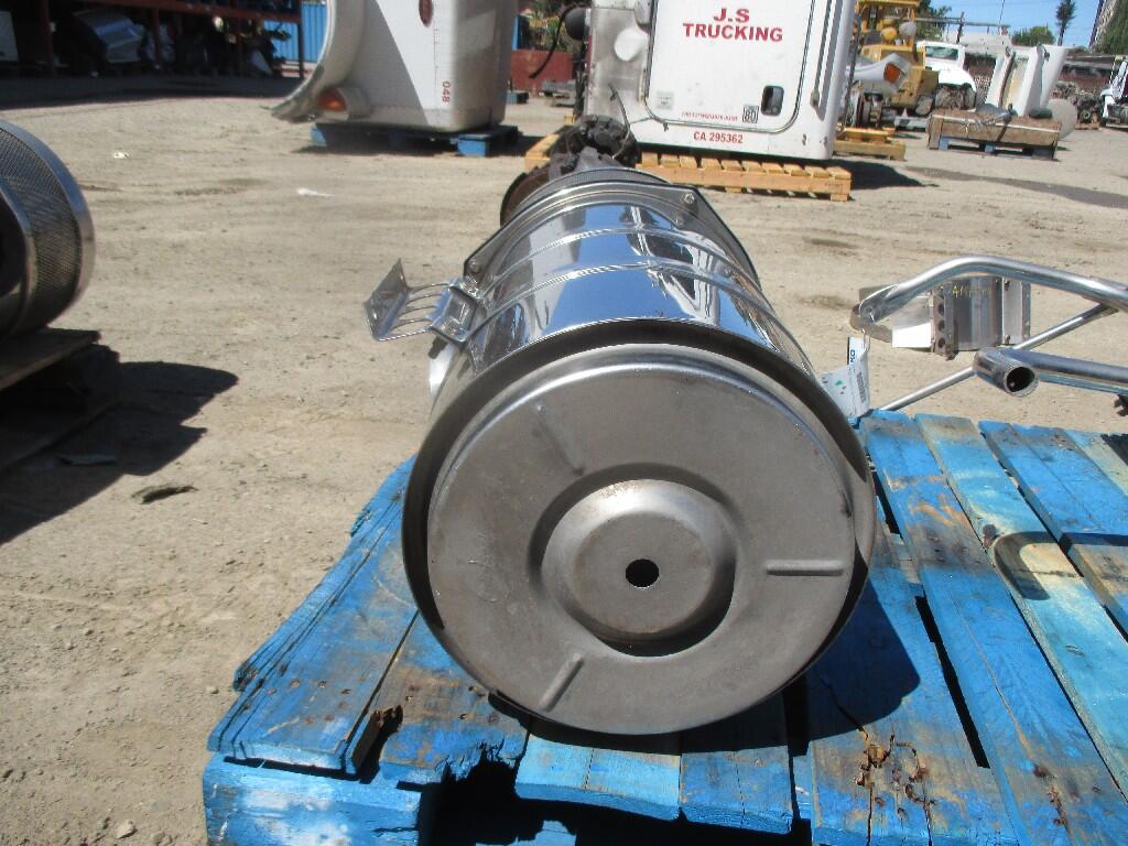 PETERBILT 379 AIR CLEANER in Stockton, CA 1889512