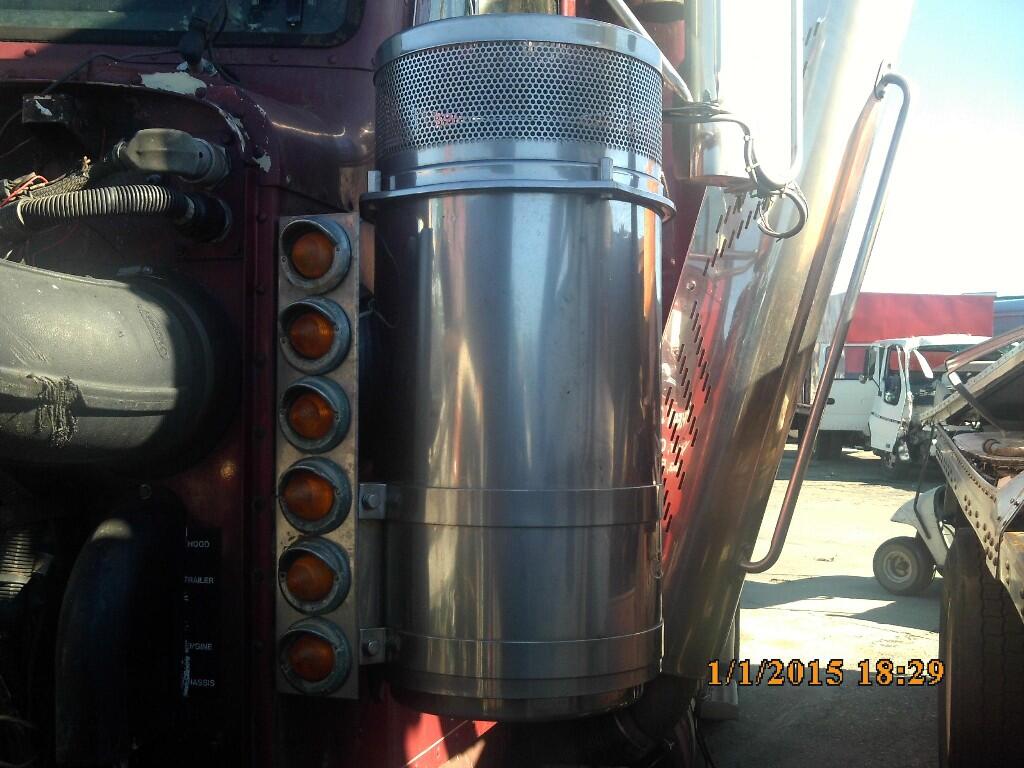PETERBILT 379 AIR CLEANER in Tampa, FL 1804284
