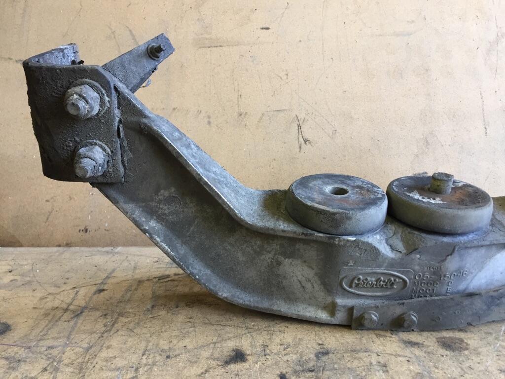 PETERBILT 379 Engine Mounts OEM 0515046 in Abbotsford, BRITISH