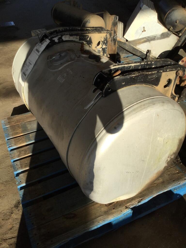PETERBILT 379 FUEL TANK in Jackson, MS 2026901