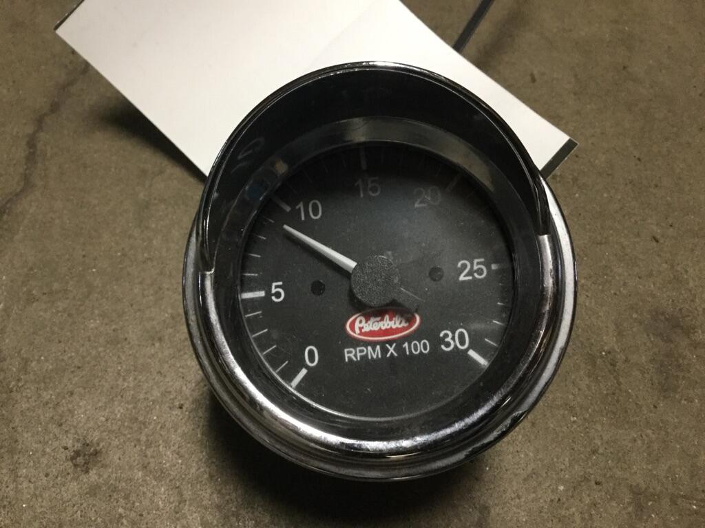 PETERBILT 379 GAUGE TACHOMETER OEM 1703150001 in Spokane, WA 1951527