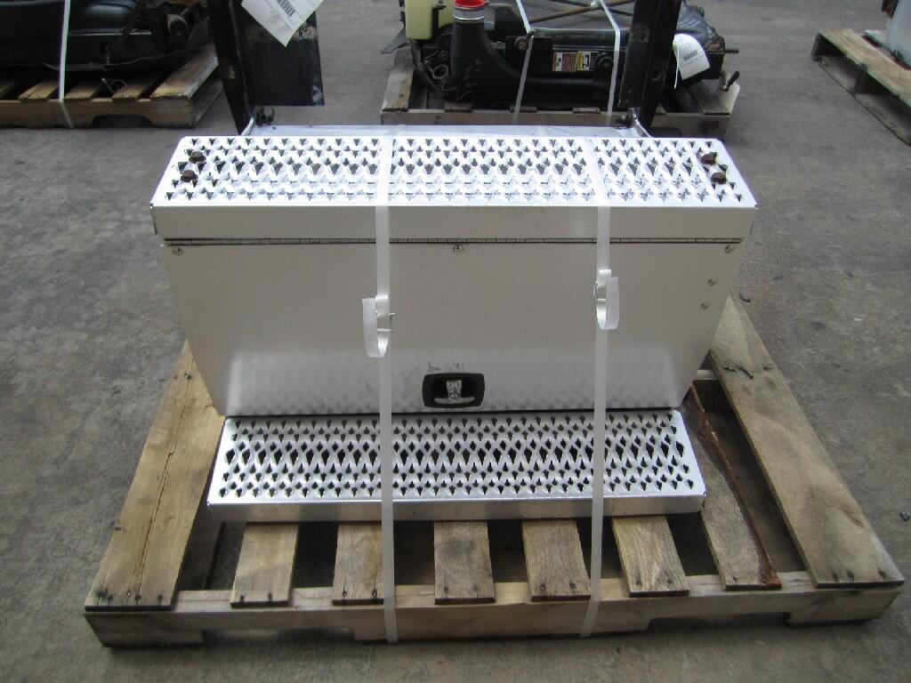 PETERBILT 386 BATTERY BOX in Easton, MD BB13F0130L