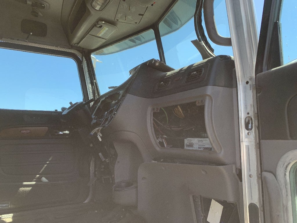 Peterbilt Dash Shell PETERBILT 386 Dash Assembly in KANSAS CITY, MISSOURI #1866
