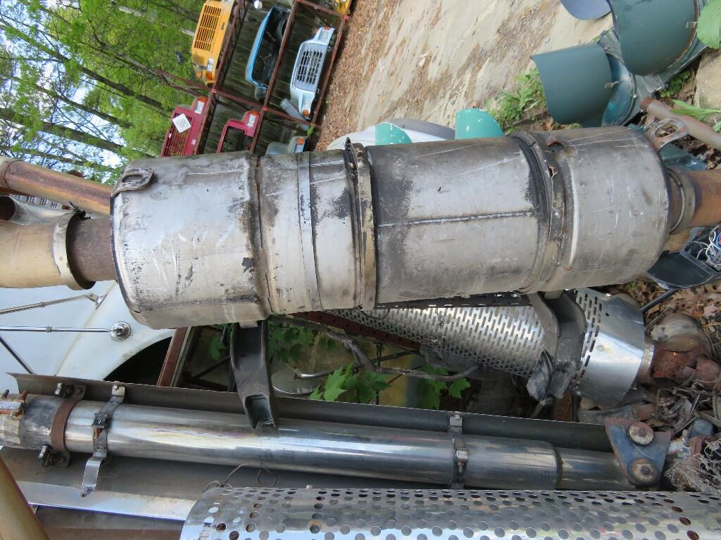 PETERBILT 387 Catalytic Converter OEM A030W859 in Wurtsboro, NY 3491