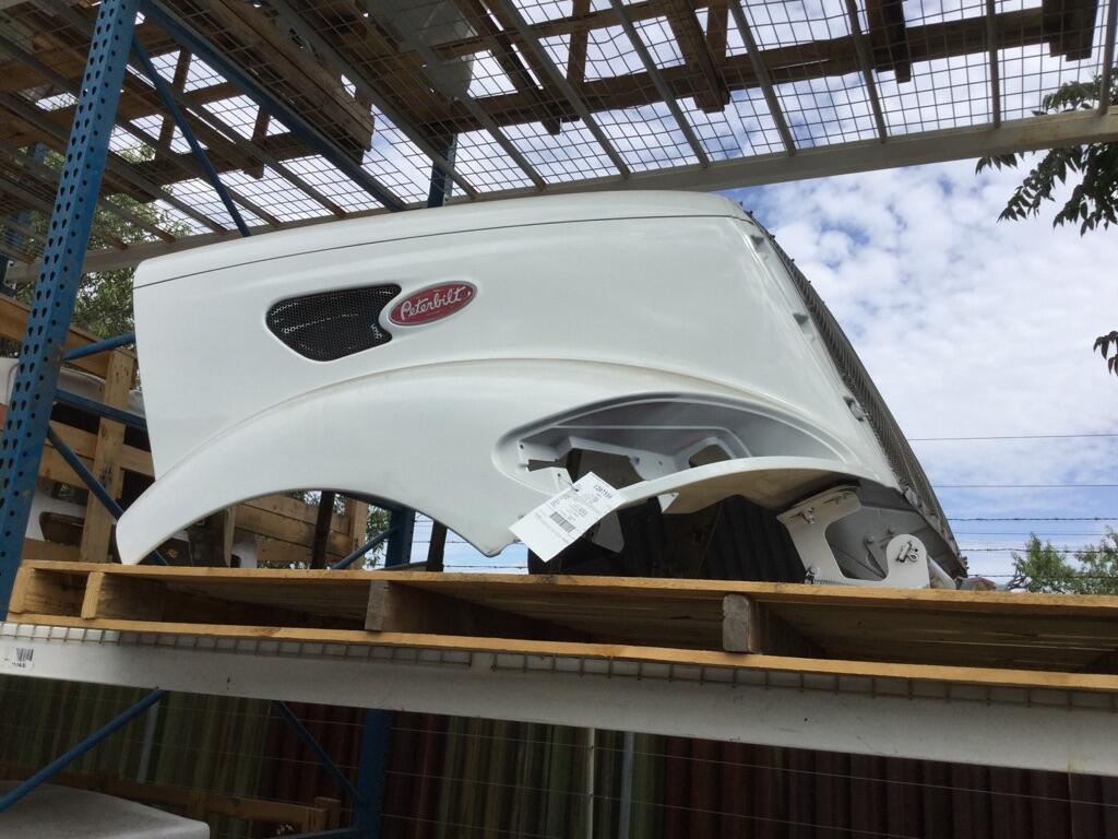 PETERBILT 387 HOOD in Stockton, CA 1207310