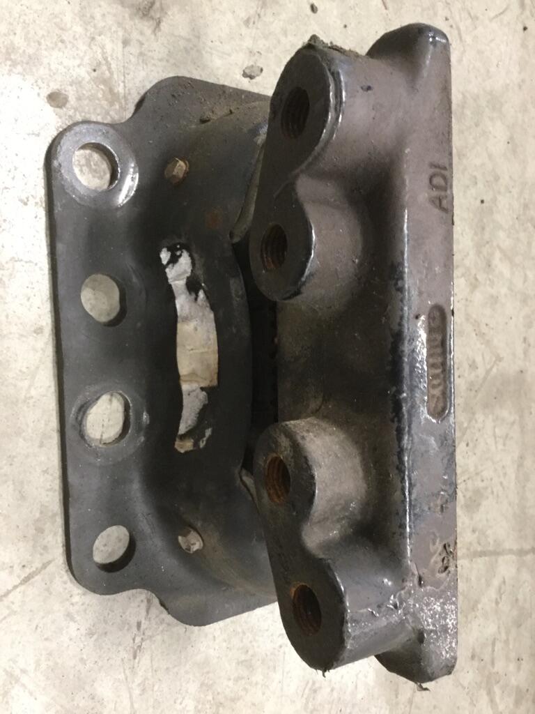 PETERBILT 389 Engine Mounts in Abbotsford, BRITISH COLUMBIA 8121