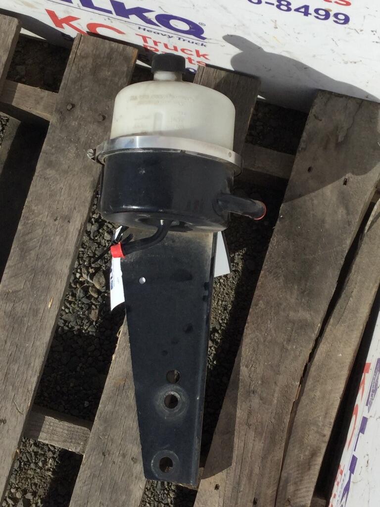 PETERBILT 567 POWER STEERING RESERVOIR OEM J866024 in Spokane, WA