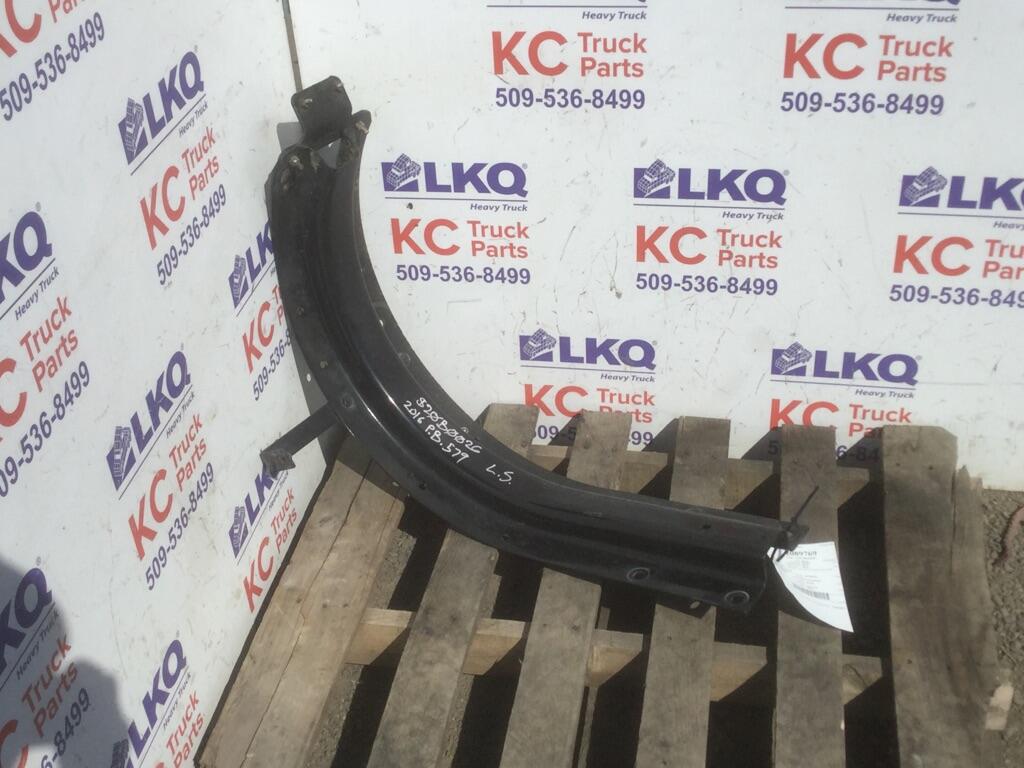 PETERBILT 579 FUEL TANK BRACKET OEM K856001001 in Spokane, WA 2089769