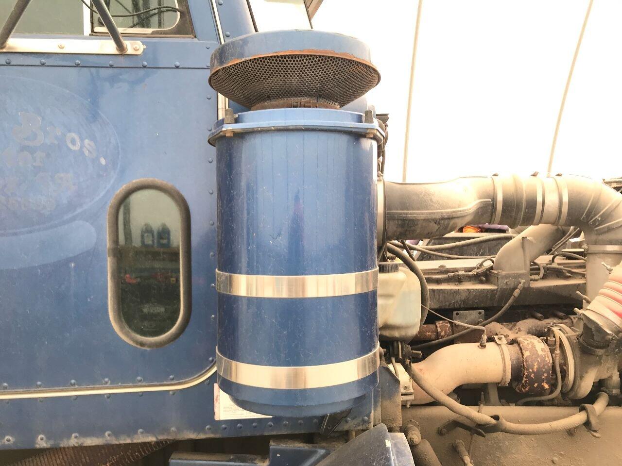 Peterbilt 378 Air Cleaner in Council Bluffs, IA 24921924
