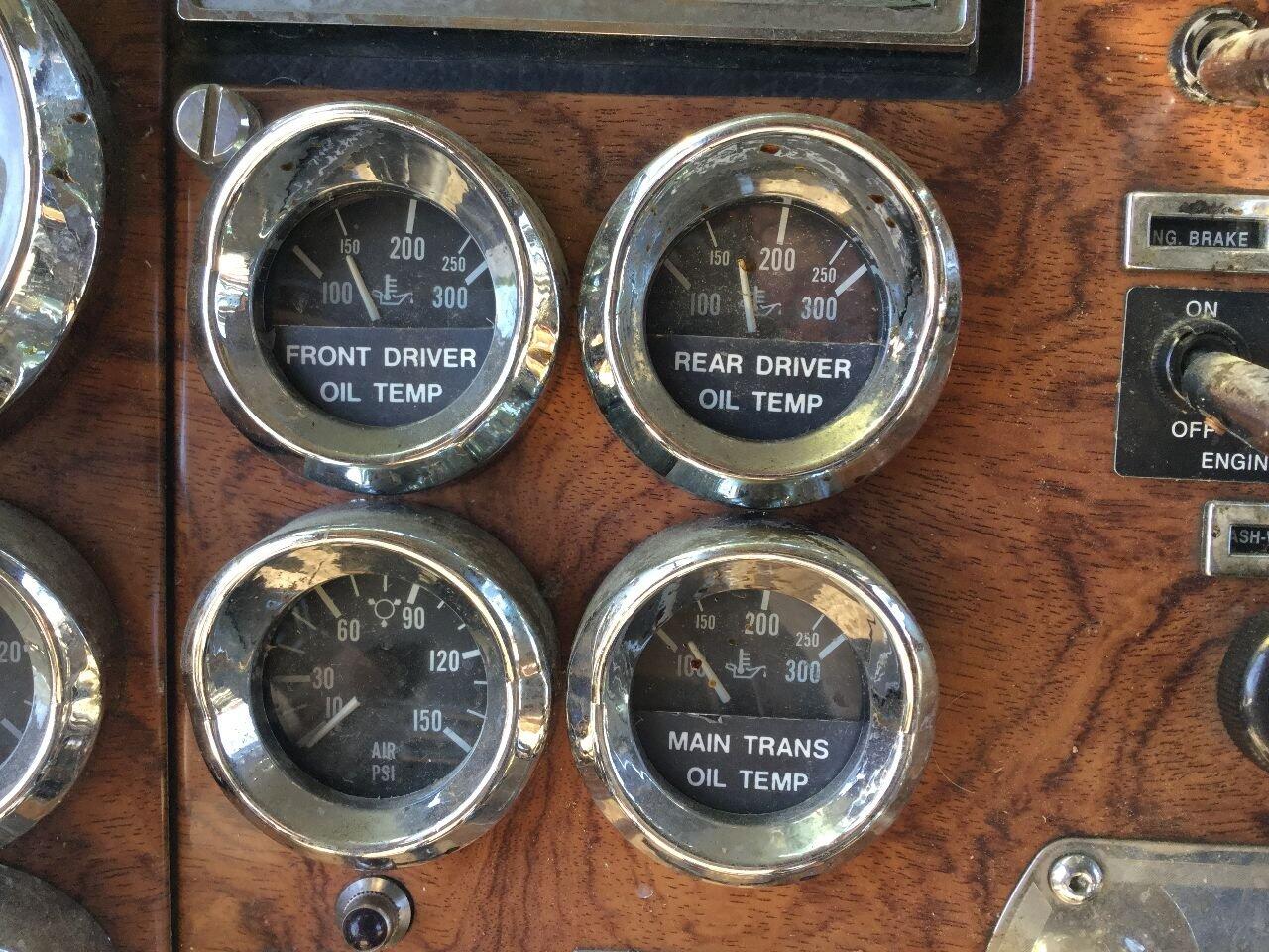 Peterbilt 379 Dash Assembly in Des Moines, IA 24902948