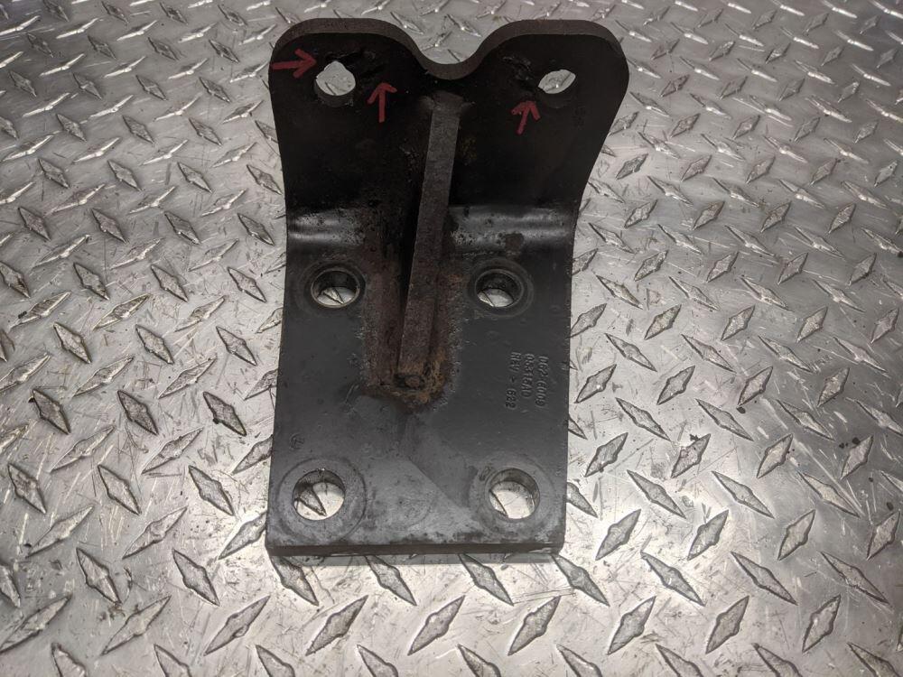 Peterbilt 379 Engine Mounts in Kankakee, Illinois 20019033