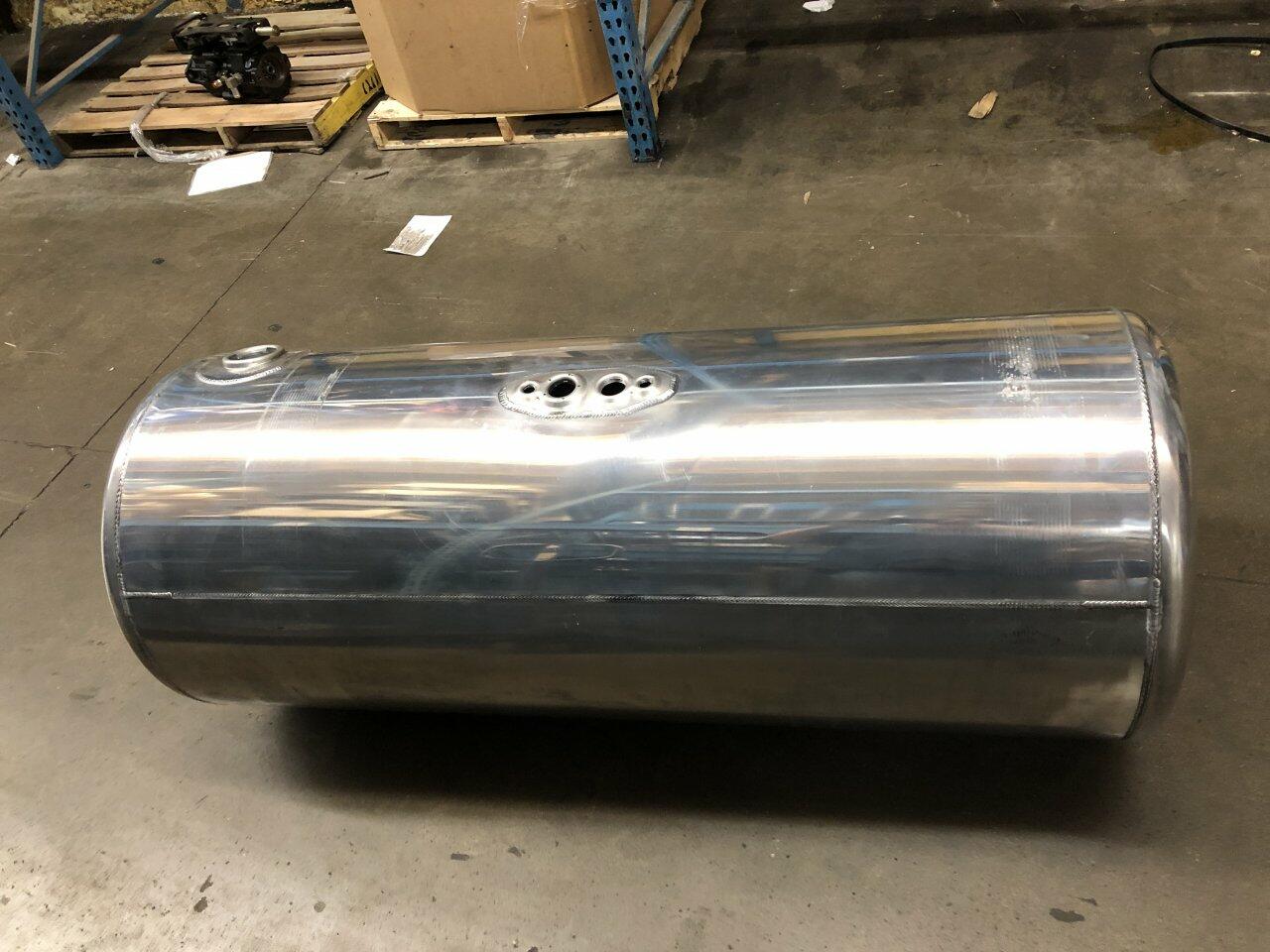 Peterbilt 379 Fuel Tank in Spencer, IA 25197345