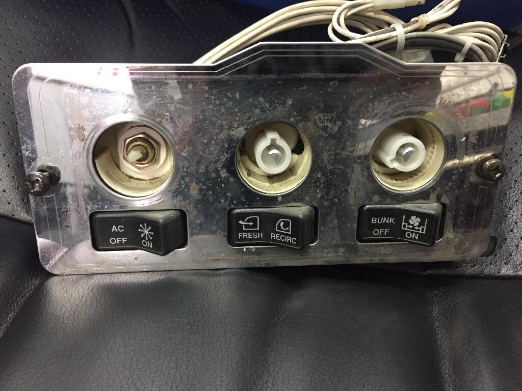 Peterbilt 379 Temperature Control in Abbotsford, BRITISH COLUMBIA 3175