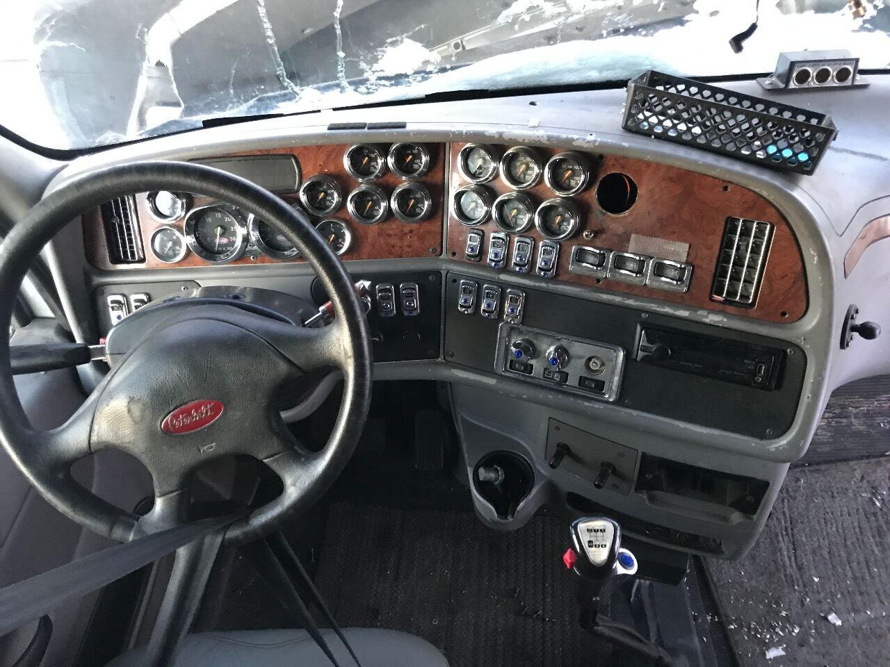 Peterbilt 387 Dash Assembly in Spencer, IA 24839389