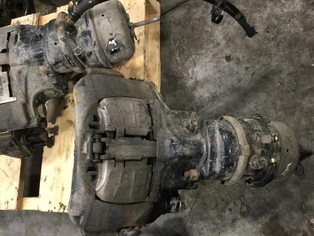 Peterbilt 389 Brake Shoes OEM Z035248 in Abbotsford, BRITISH COLUMBIA