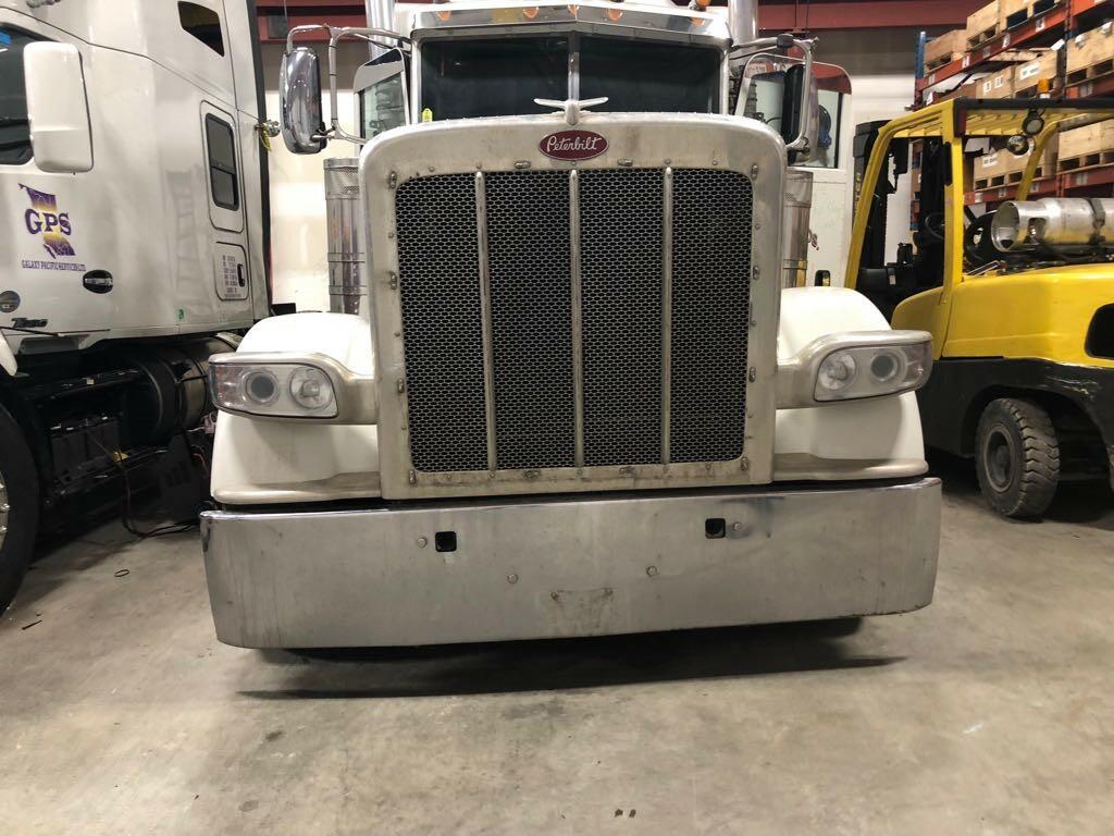 Peterbilt 389 Cab in Abbotsford, BRITISH COLUMBIA #7908