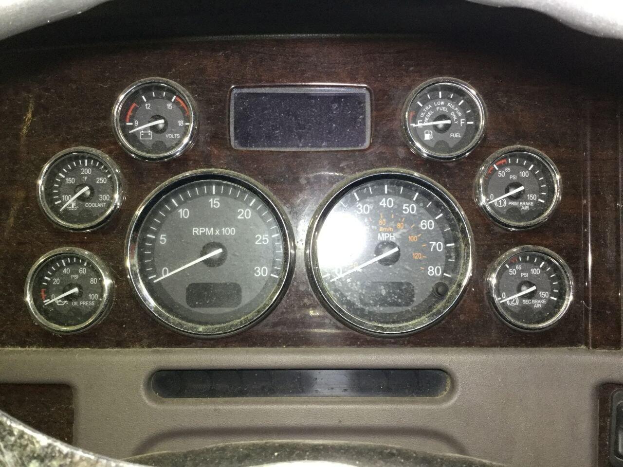 Peterbilt 389 Instrument Cluster OEM S646021500 in Sioux Falls, SD