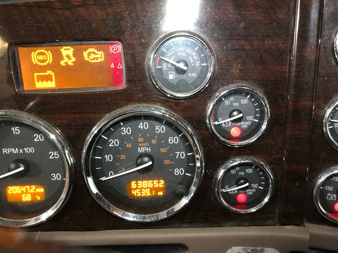 Peterbilt 389 Instrument Cluster OEM S646021500 in Sioux Falls, SD