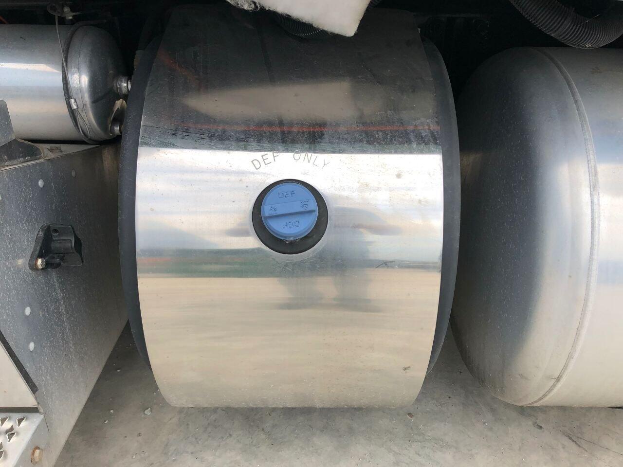 Peterbilt 579 Body, Misc. Parts OEM M86622100305 in Winamac, IN