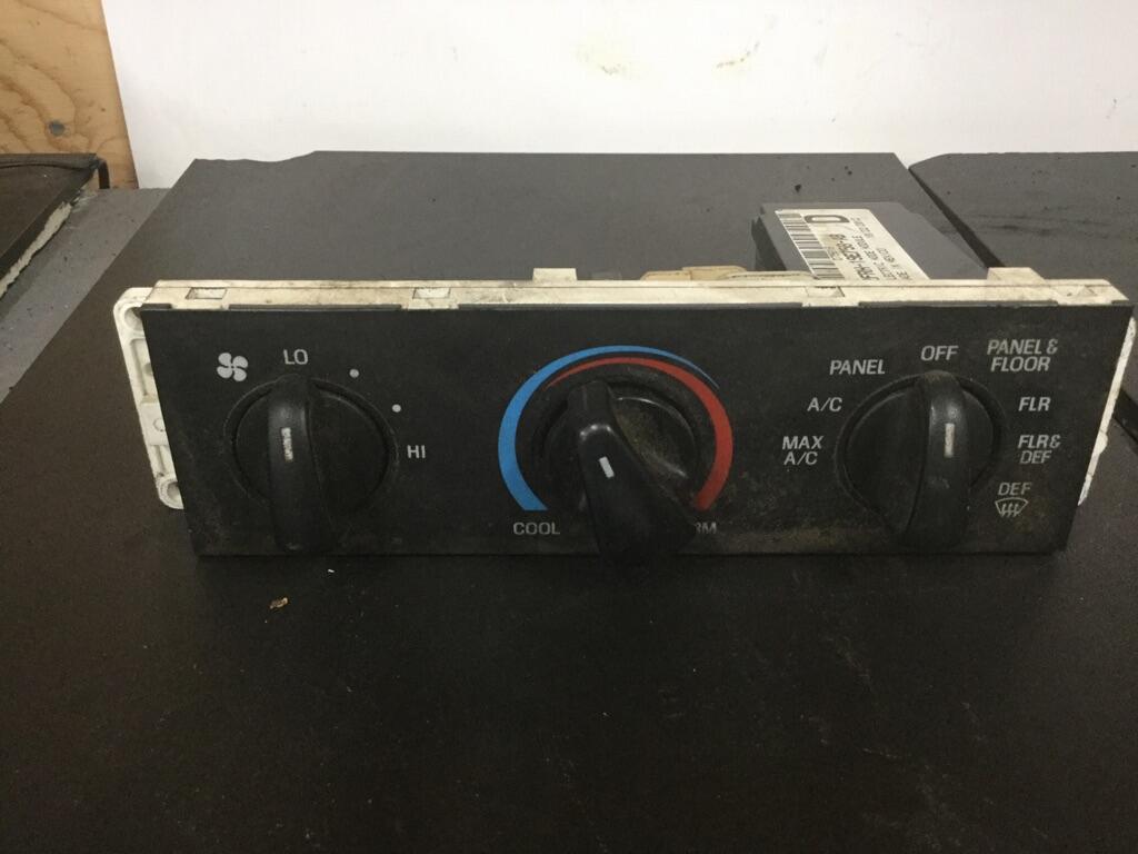 STERLING L9500 SERIES Temperature Control OEM 2FRH19E758AB in