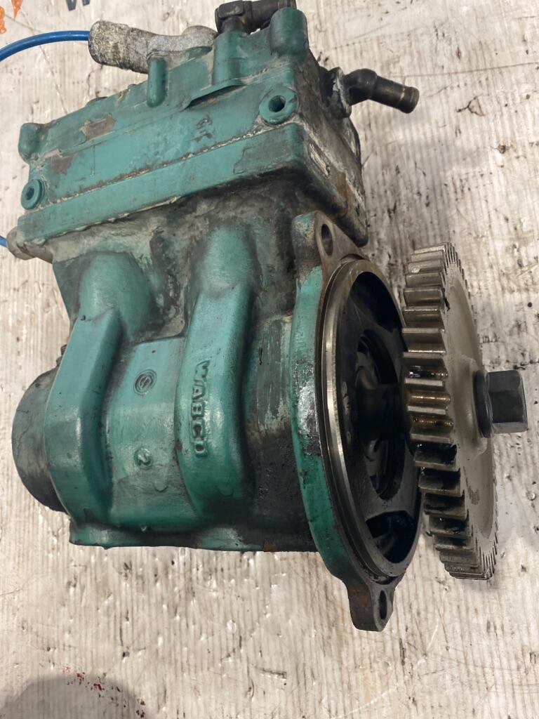 Volvo D16 Scr Air Compressor Oem# 20774294 In Abbotsford, British 