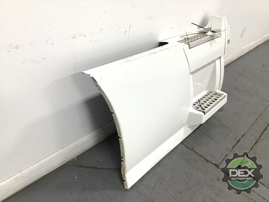 VOLVO VNL300 8916 chassis fairings OEM 82490542 in Advance, NC 349073