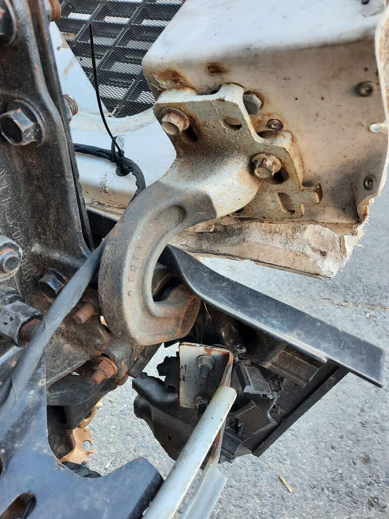 VOLVO VNL HOOD HINGE in Spokane, WA 2173608