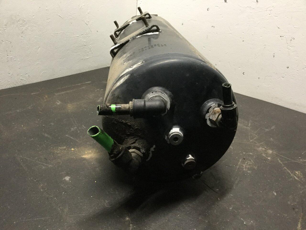 Volvo VNL Air Tank OEM 22QE41619M in Spencer, IA 24670133