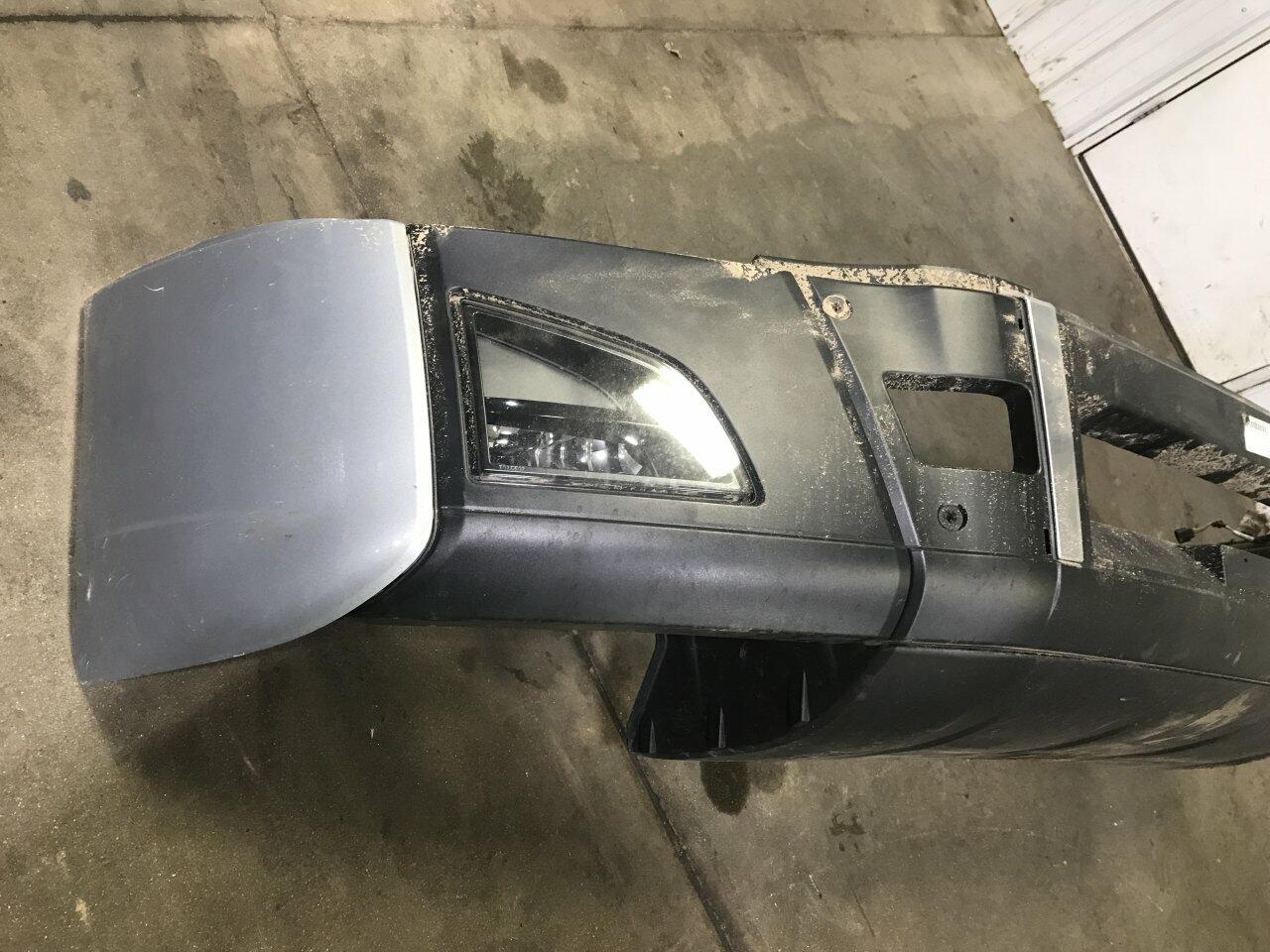 Volvo VNL Bumper Assembly, Front OEM# 84758037 in Sioux Falls, SD #24900485