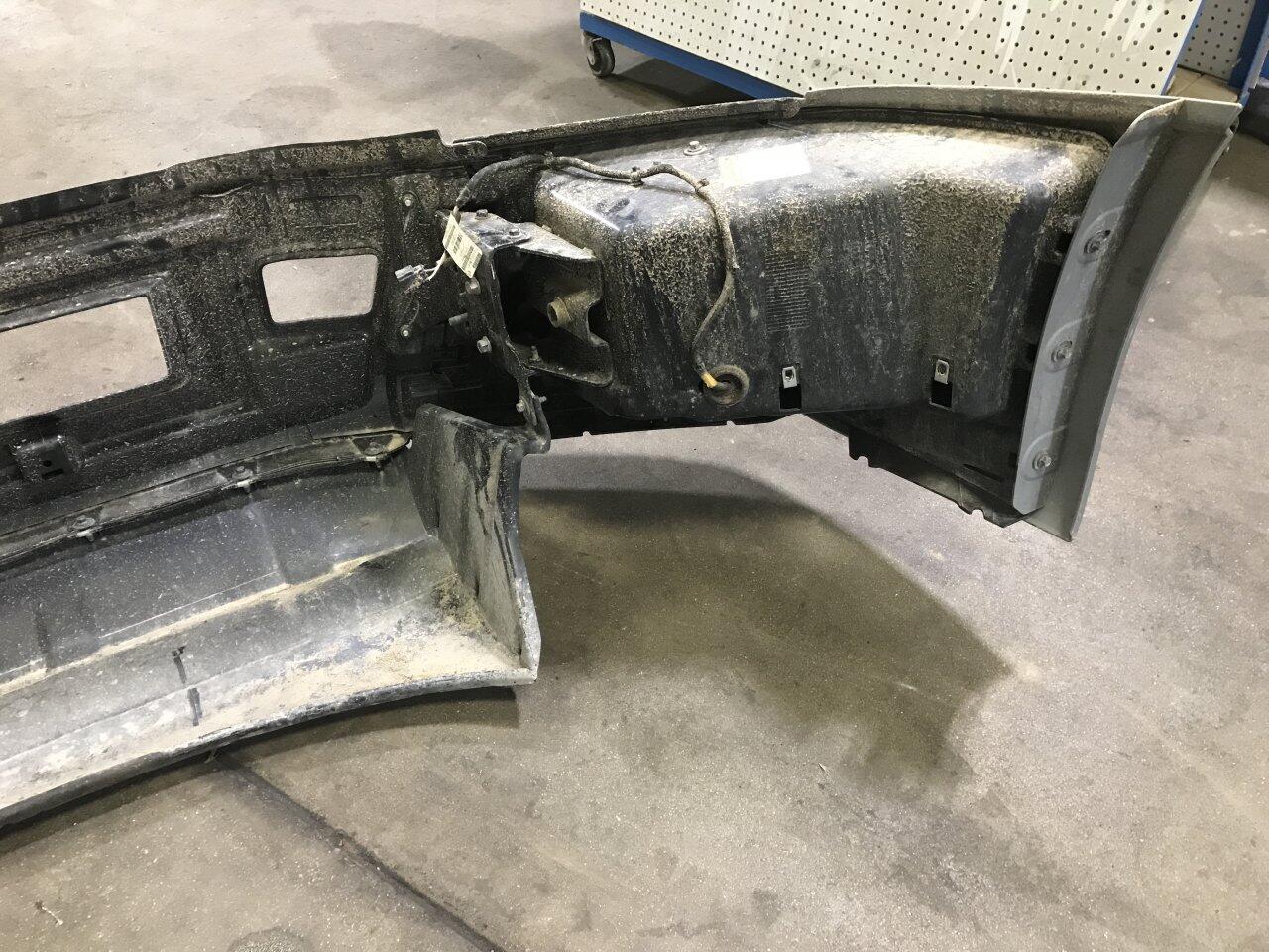 Volvo VNL Bumper Assembly, Front OEM 84758037 in Sioux Falls, SD 24900485