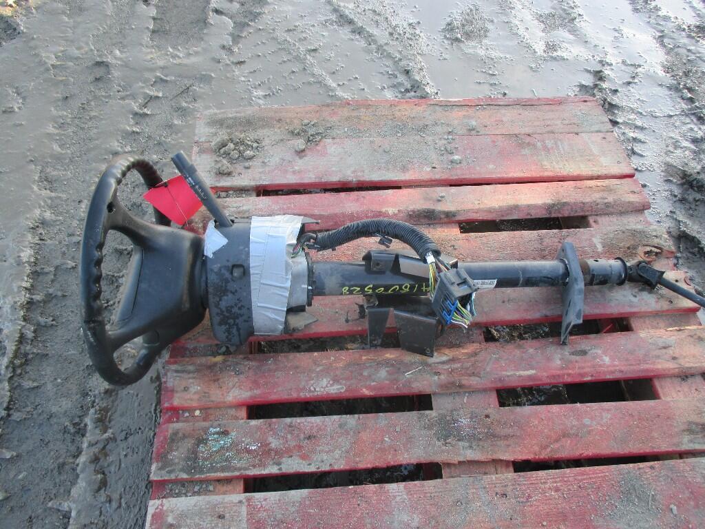 WORKHORSE W42 STEERING COLUMN in Stockton, CA 1819092