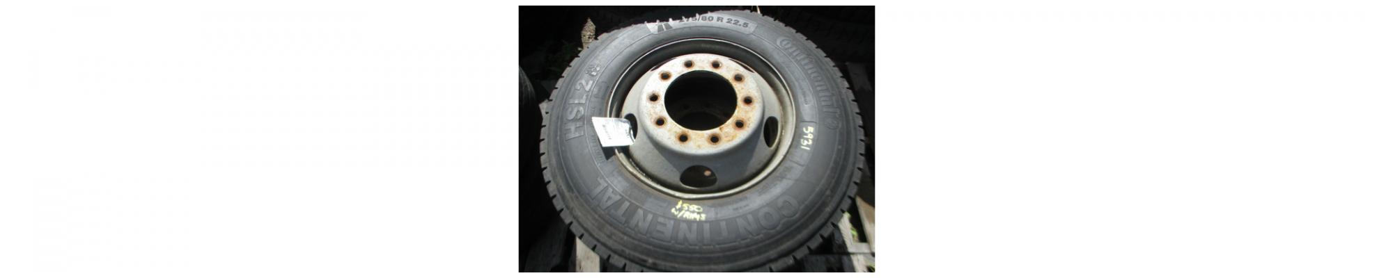 275/80/R22.5 Tire and Rim in Enfield, CT #5931