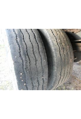 CASING 19.5 Tires