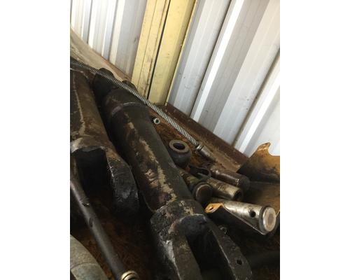 2012 CATERPILLAR 563C CYLINDER (STEER)