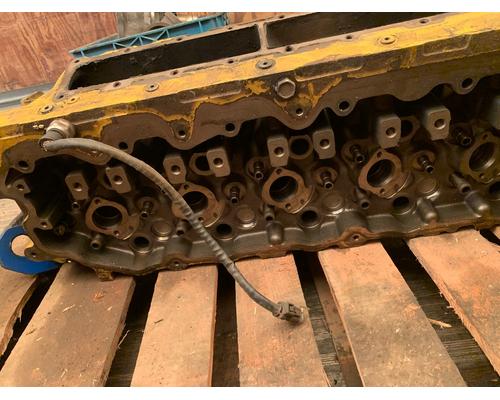 CAT C-7 Cylinder Head