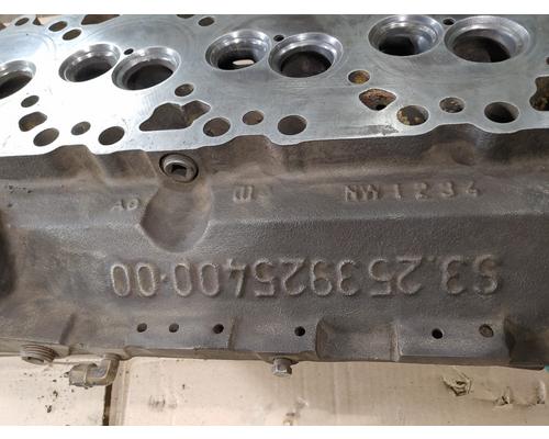 CUMMINS 5.9 Cylinder Head