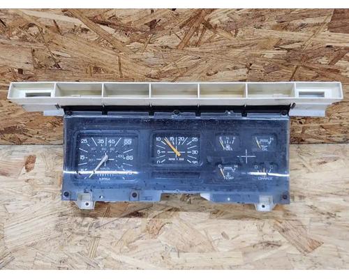  Ford F800 Instrument Cluster #